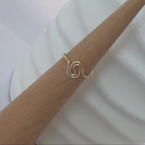 Artisan Toe Ring 14K Gold Yin Yang Design - Picture 13 of 13